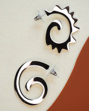 Paulina Otero - Caracol & Espiral Silver Hoops
