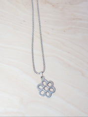 Vintage - Silver Flower Necklace (14”)