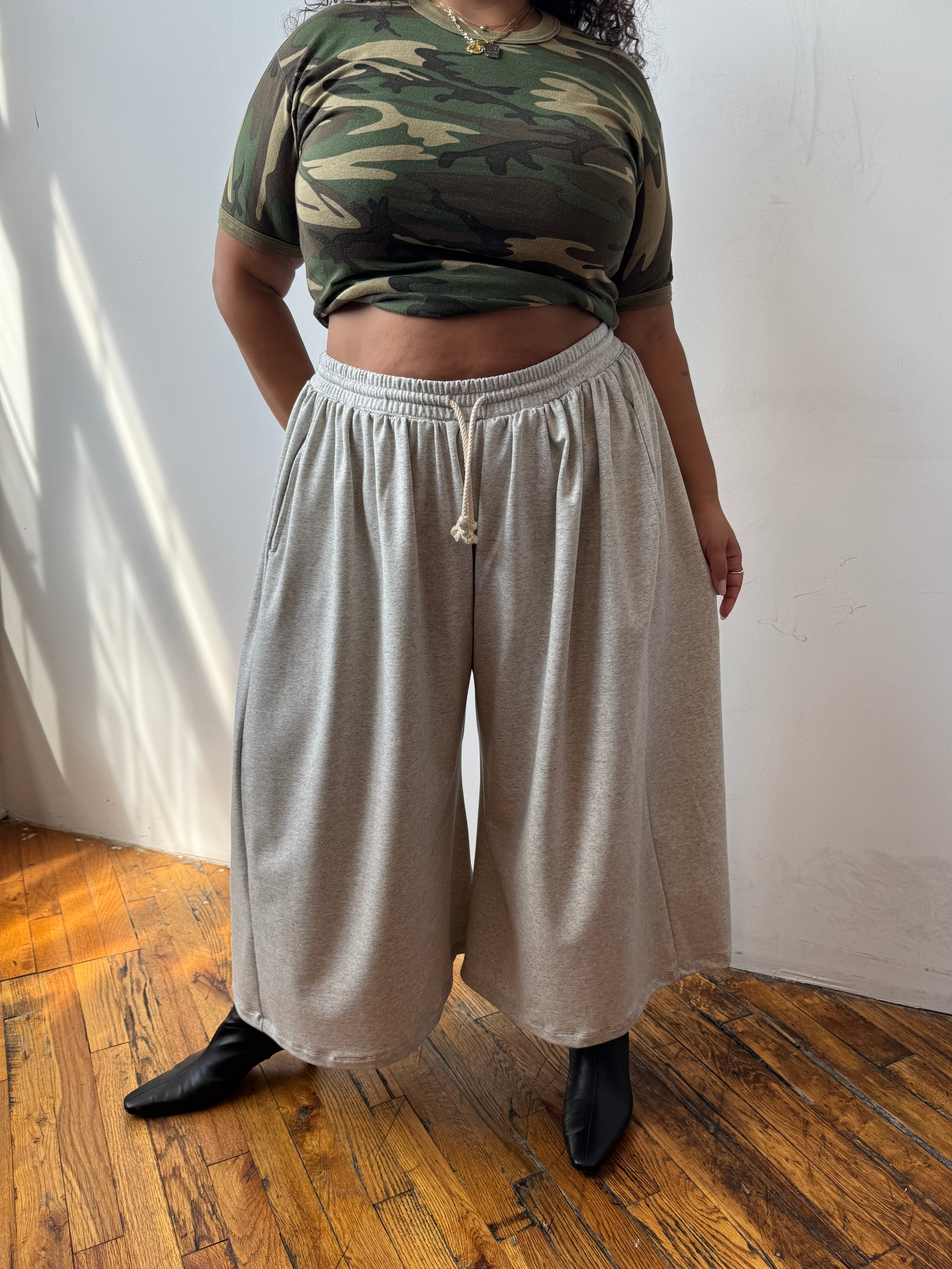 Babes Big Short - Gray