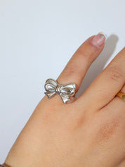 Vintage - Silver Bow Ring (Size 7)