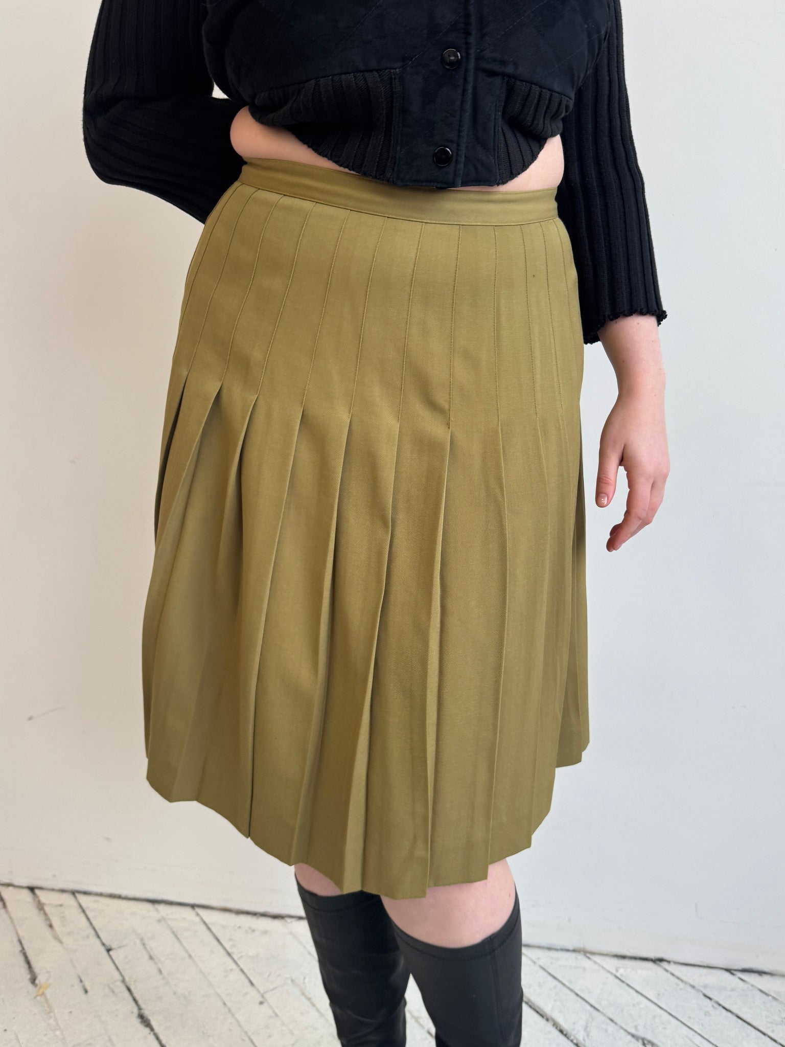 Vintage - Olive Pleated Skirt (L/XL)