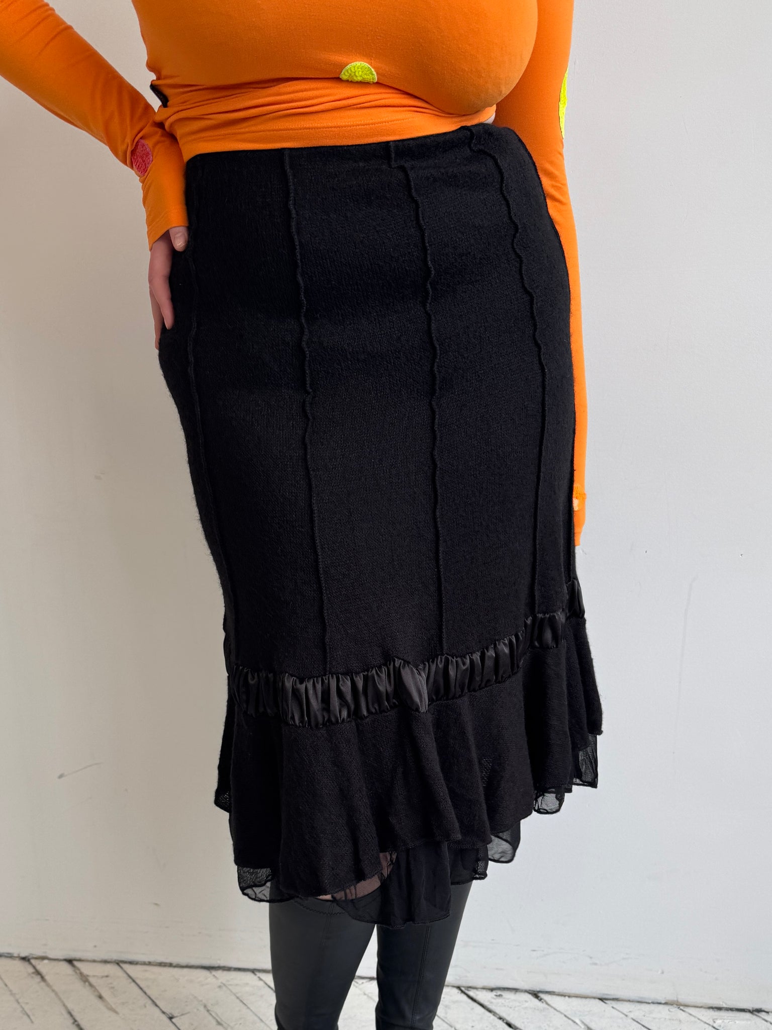 Italian Vintage - Black Sweater Midi Skirt (L/XL)