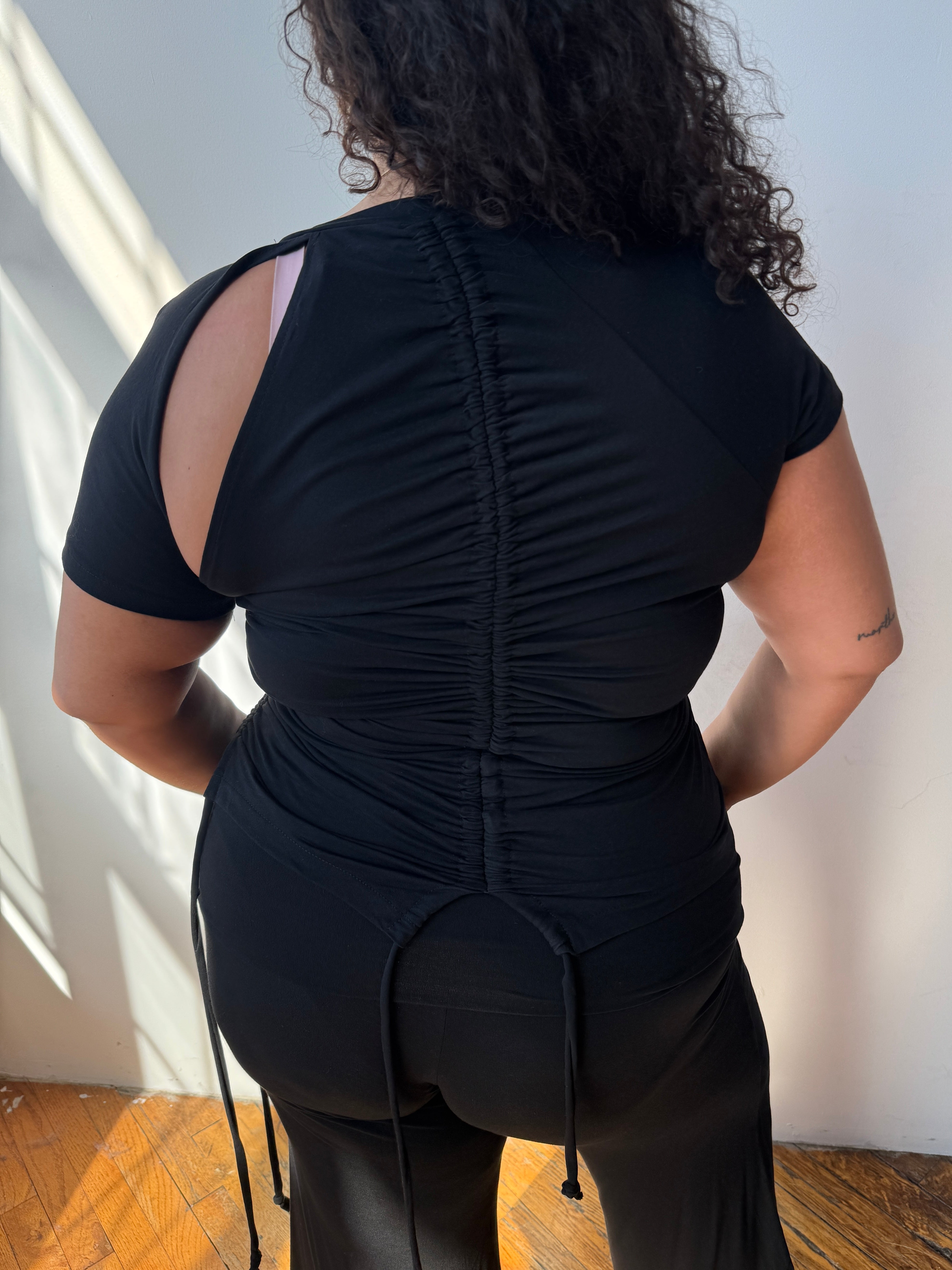 Karla Laidlaw - Ruched Short Sleeve - Black (XL-3X)