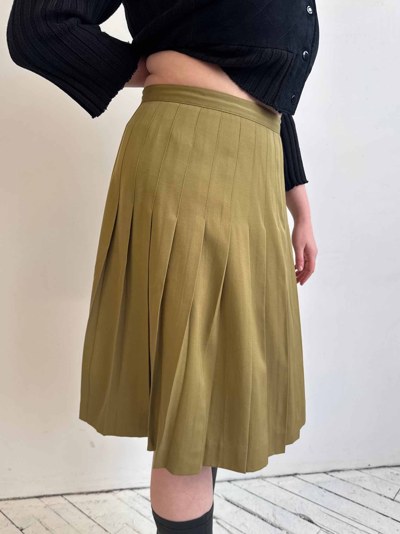 Vintage - Olive Pleated Skirt (L/XL)