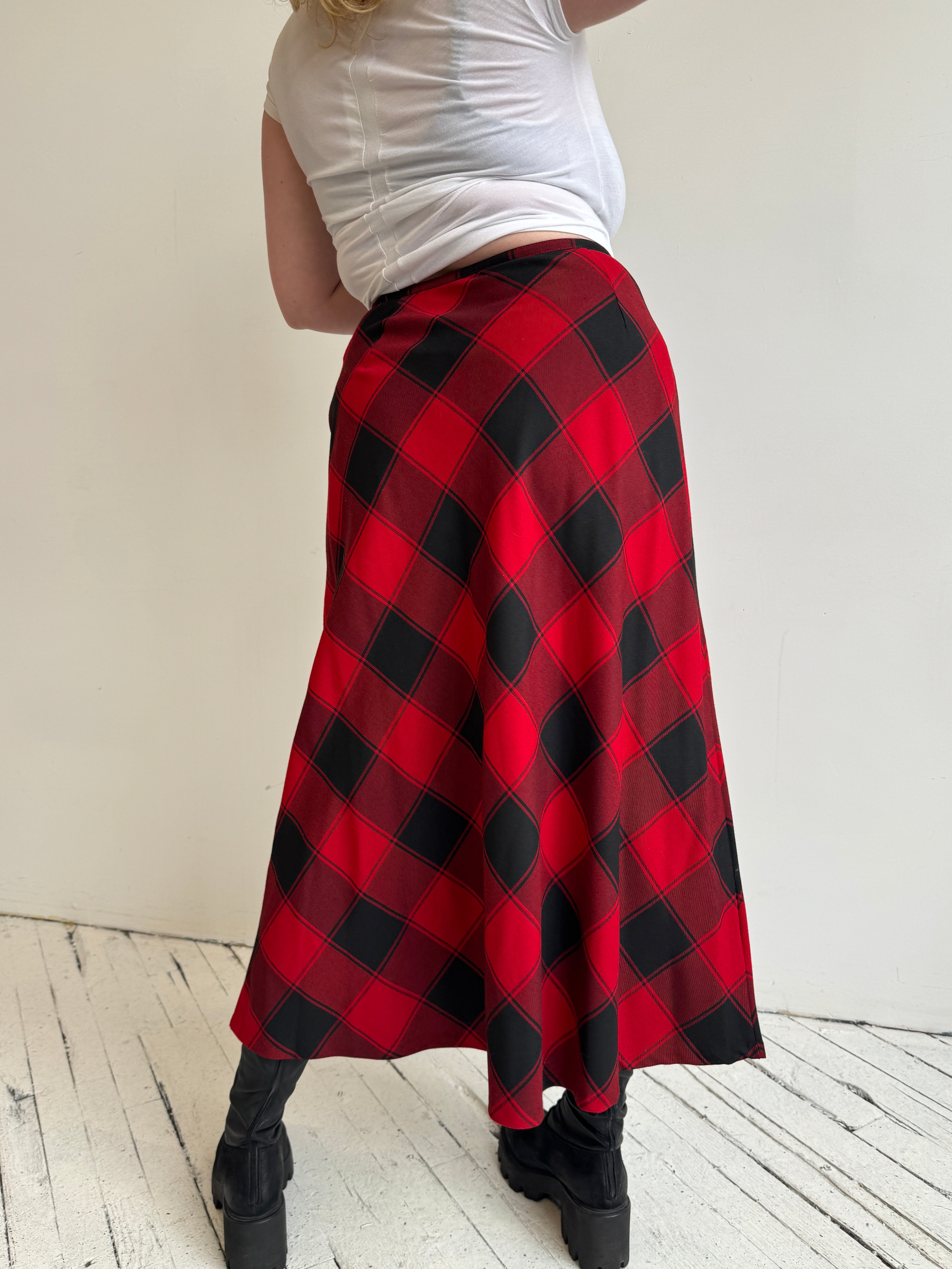 Vintage - Red and Black Plaid Skirt (L/XL)
