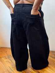 Lucinda - Barrel Leg Dad Jean in Almost Black