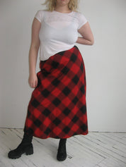 Vintage - Red and Black Plaid Skirt (L/XL)