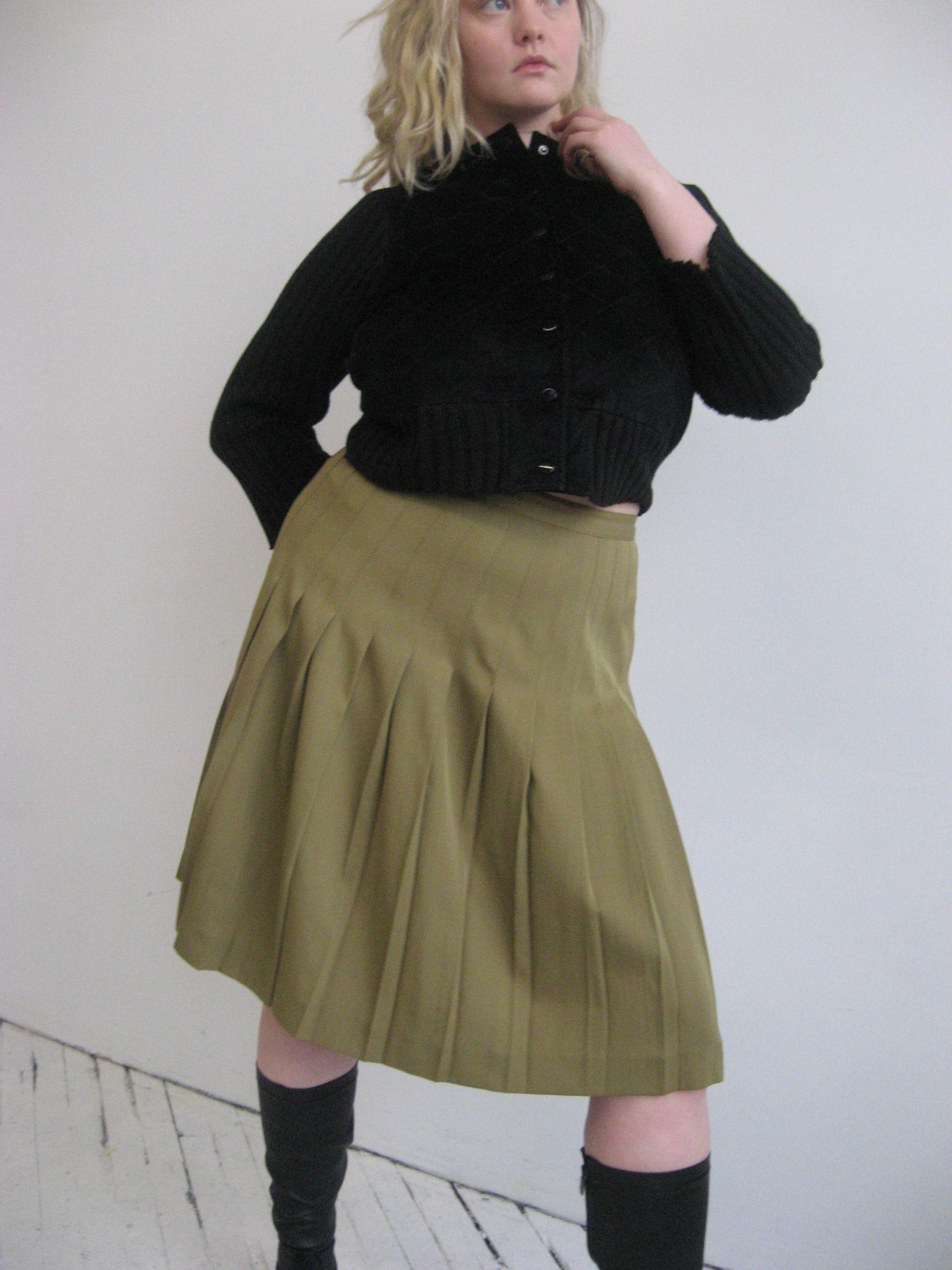 Vintage - Olive Pleated Skirt (L/XL)