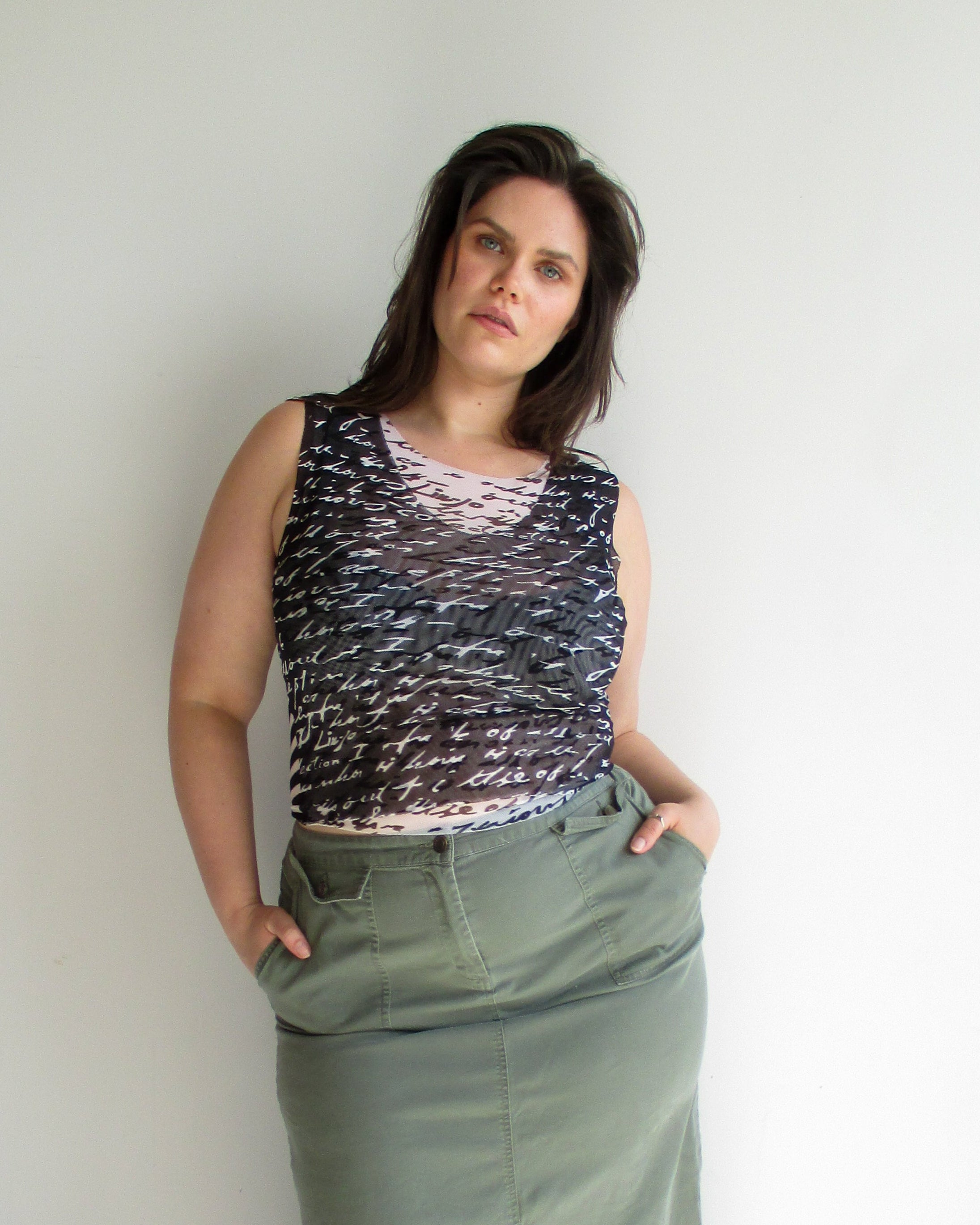 Italian Vintage - Mesh Script Tank (L-1X)