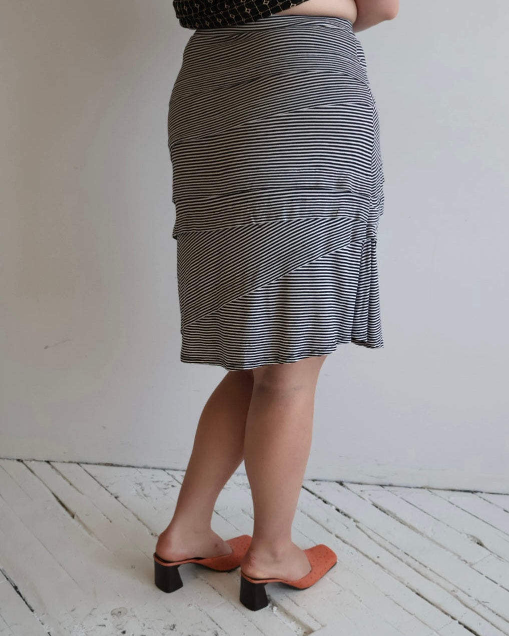 Vintage - Black & White Stripe Skirt (L/XL)
