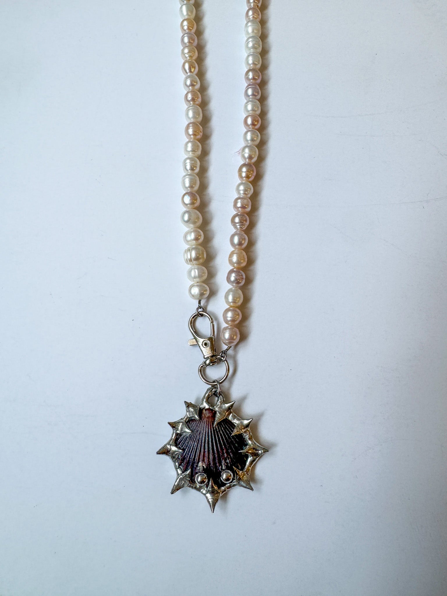 My Dearest World - Black Scallop Pearl Pendant