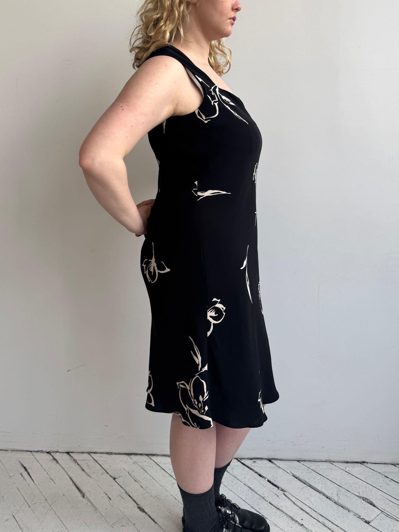 Vintage - Black Floral Dress (XL)