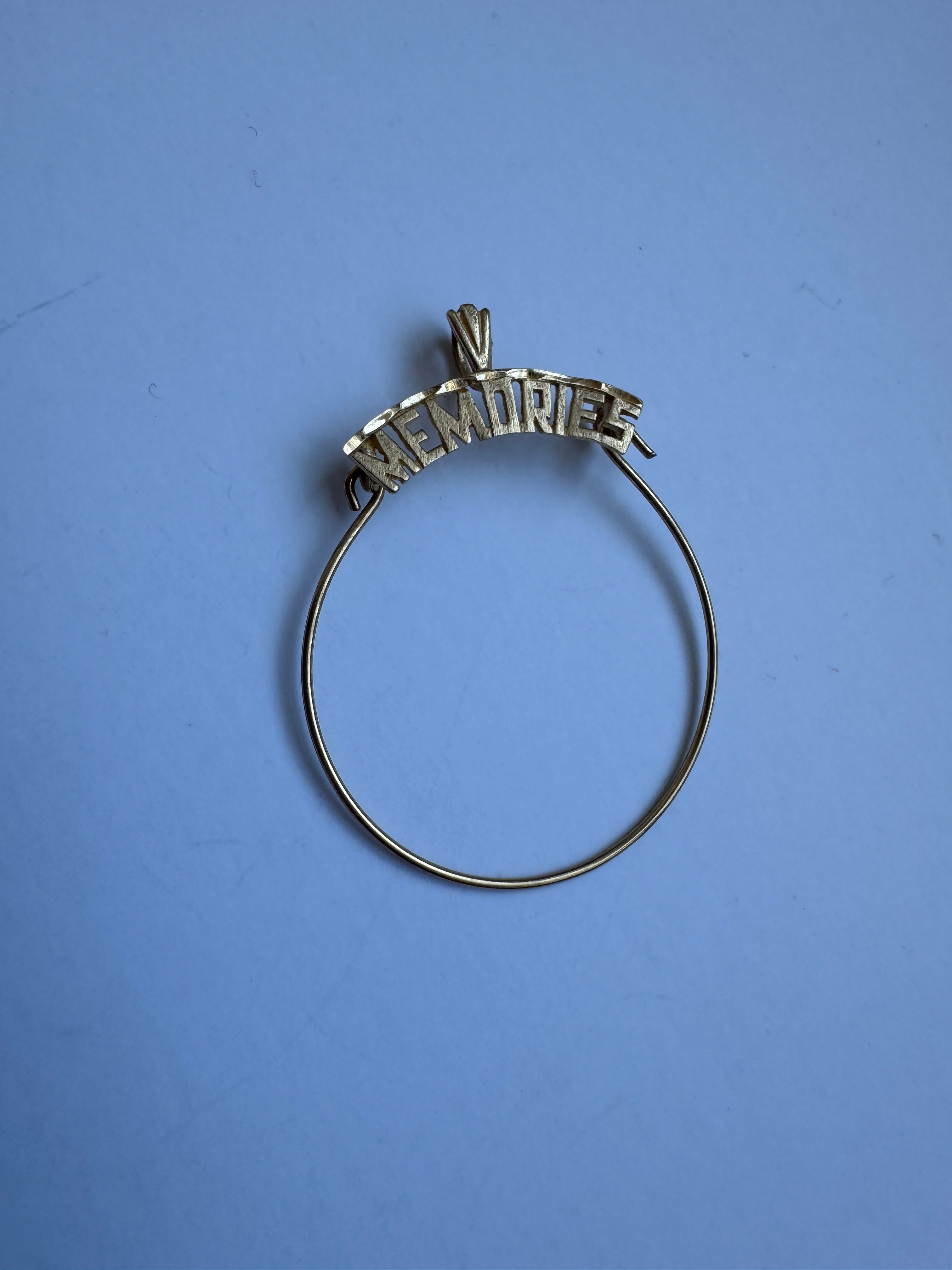Vintage - 14K Gold "Memories" Circle Pendant