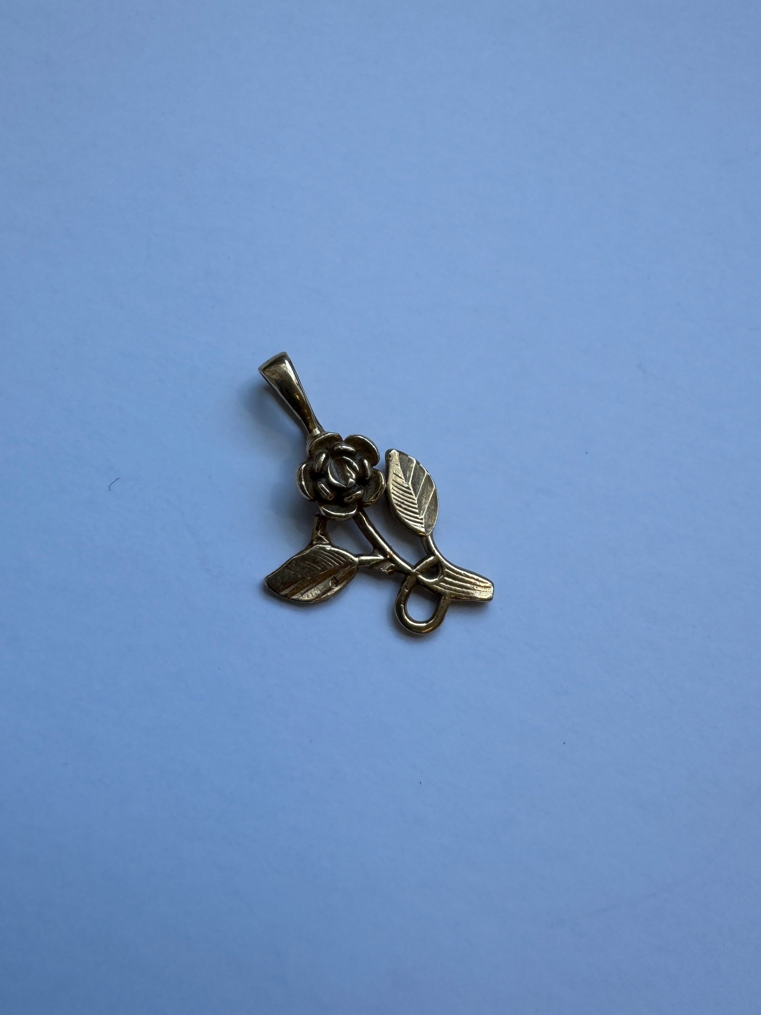 Vintage - 14K Gold Rose Pendant