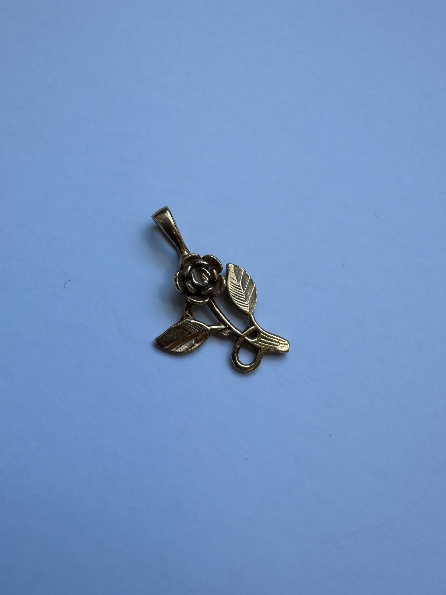 Vintage - 14K Gold Rose Pendant