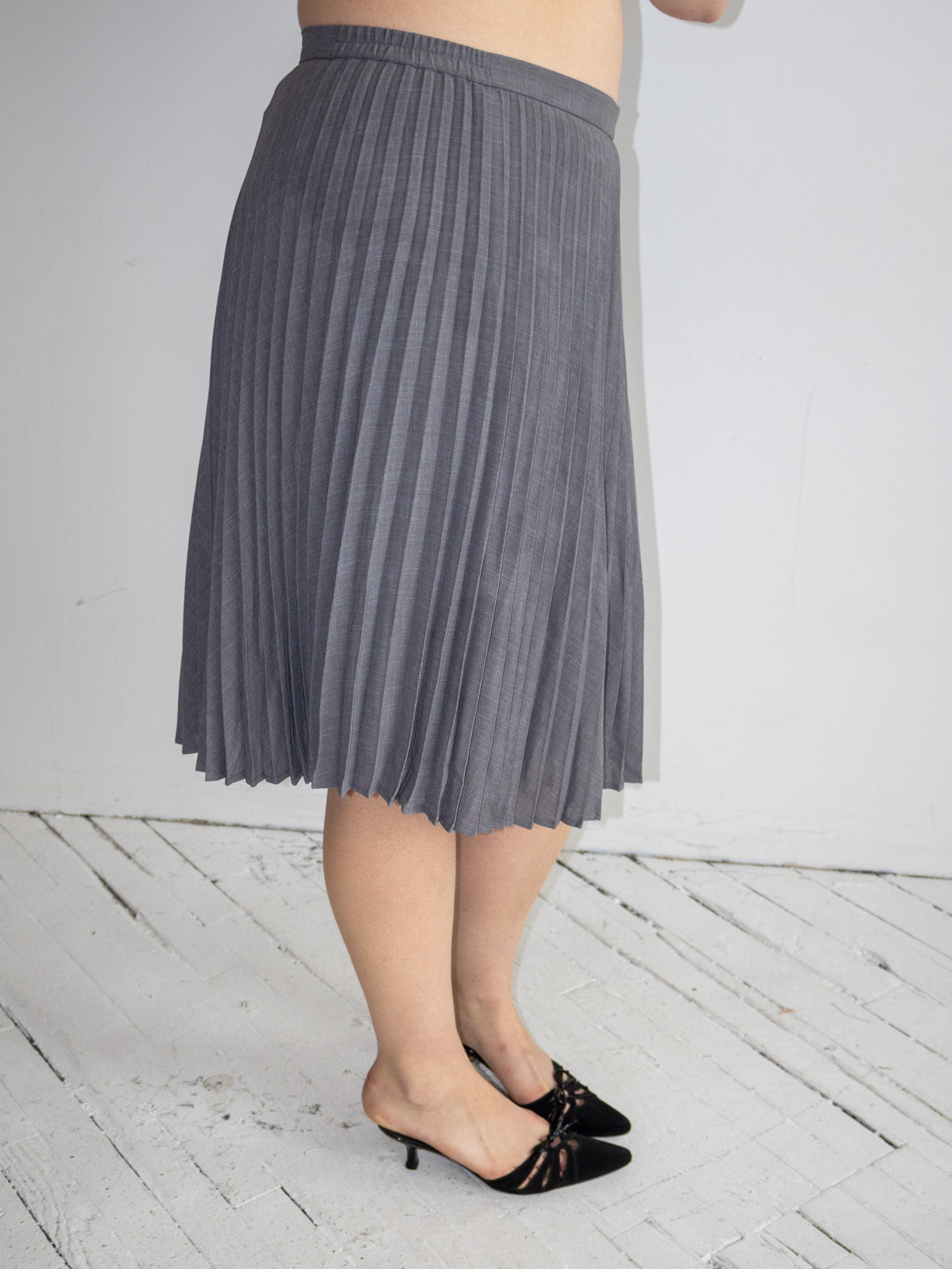 Vintage - Gray Pleated Skirt (XL)