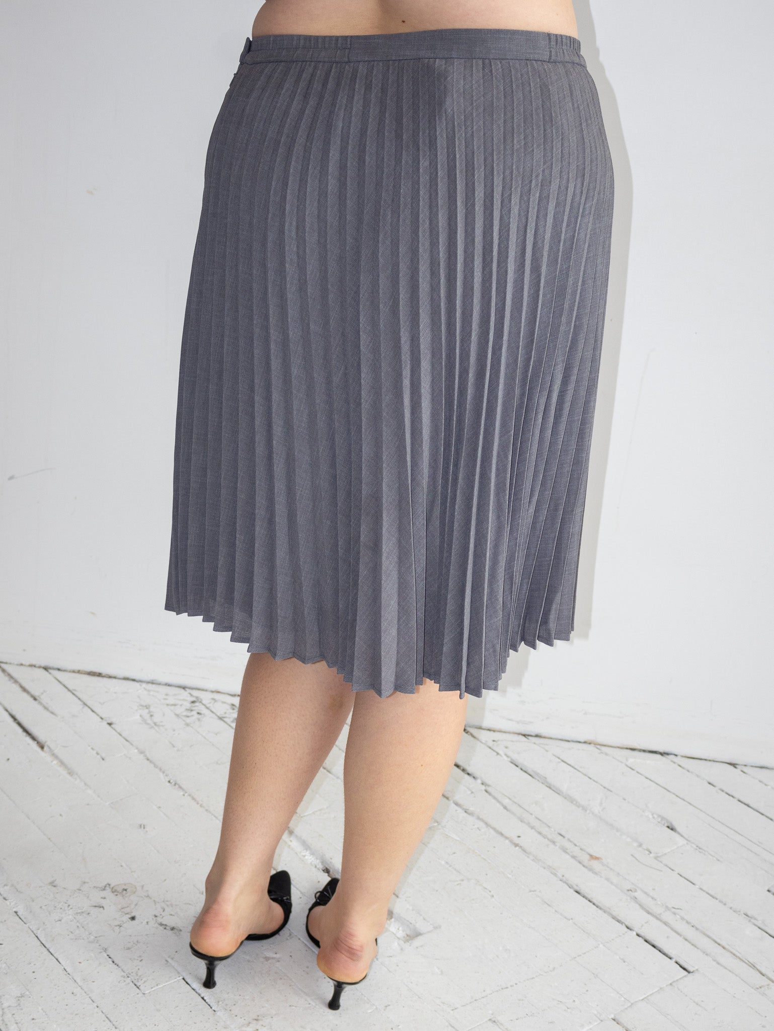 Vintage - Gray Pleated Skirt (XL)