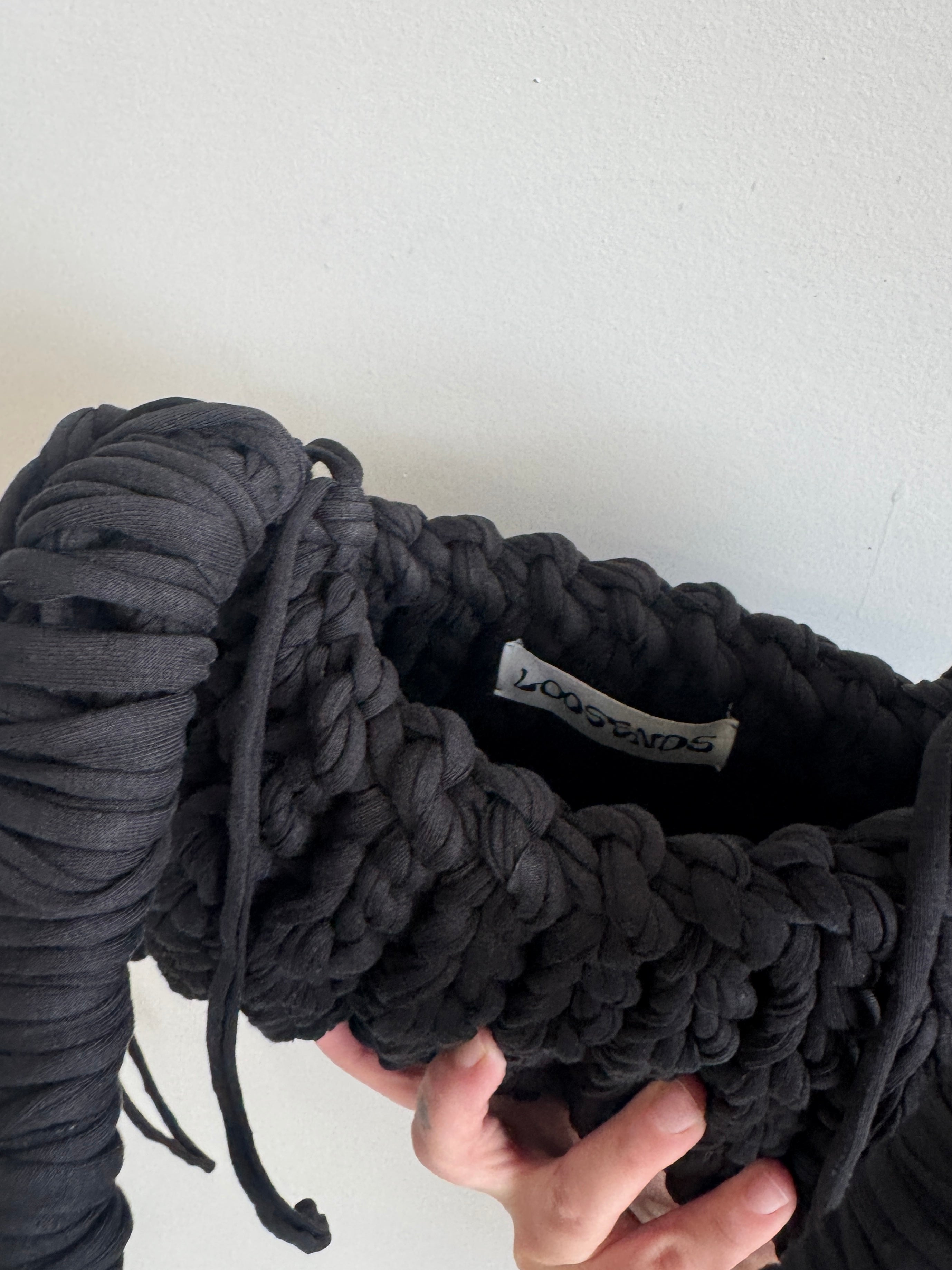 LOOSENDS - The Dusk Shoulder Bag in Black