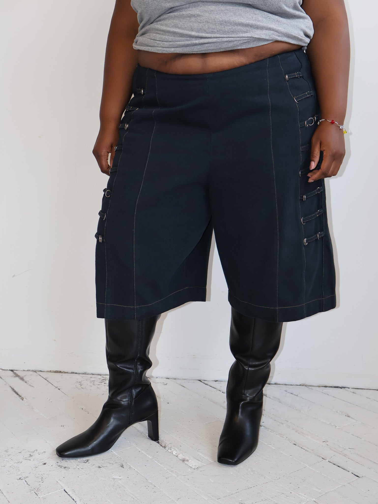 Karoline Vitto - Ladder Shorts (2X)