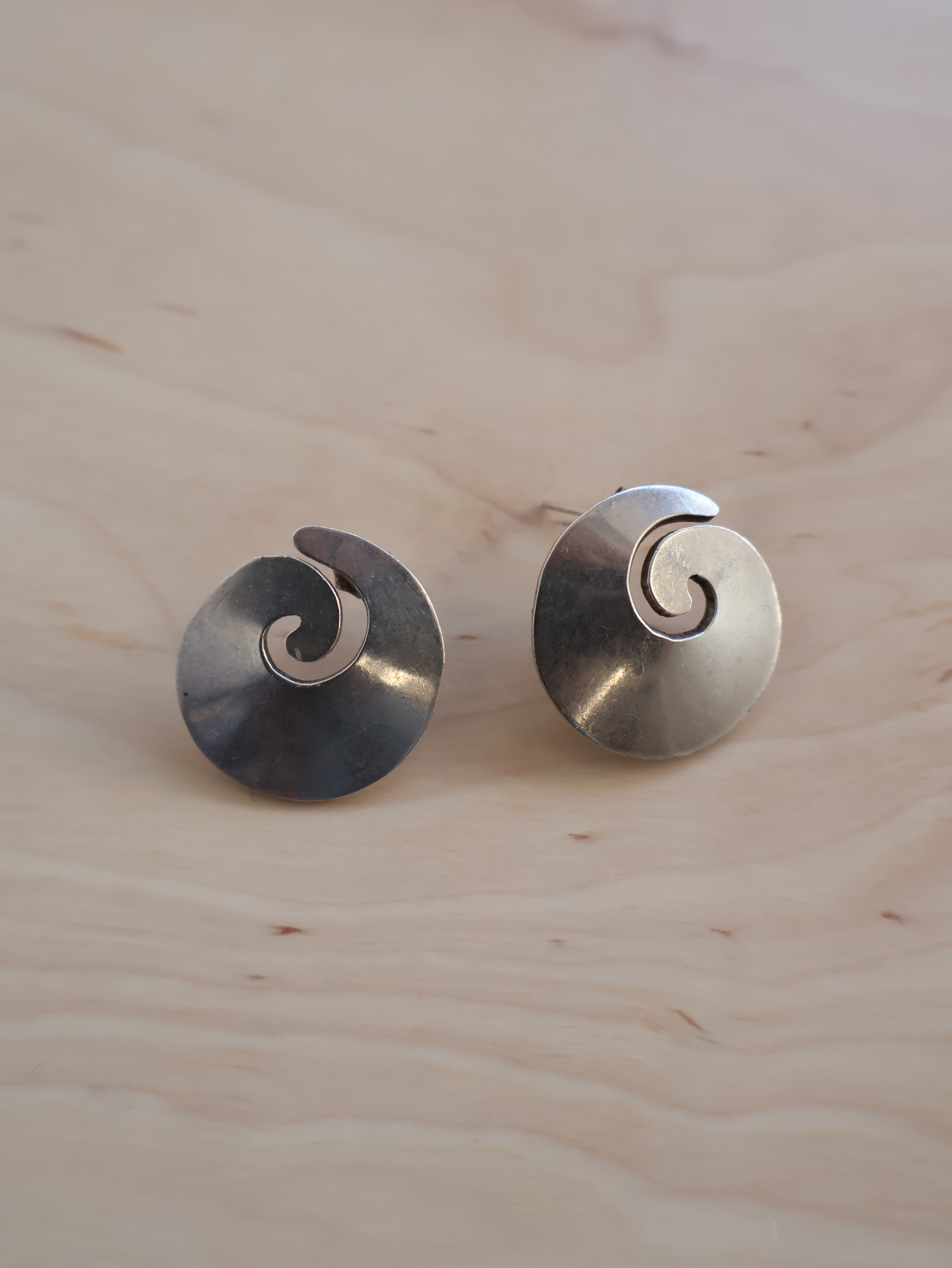 Vintage - Silver Spiral Studs