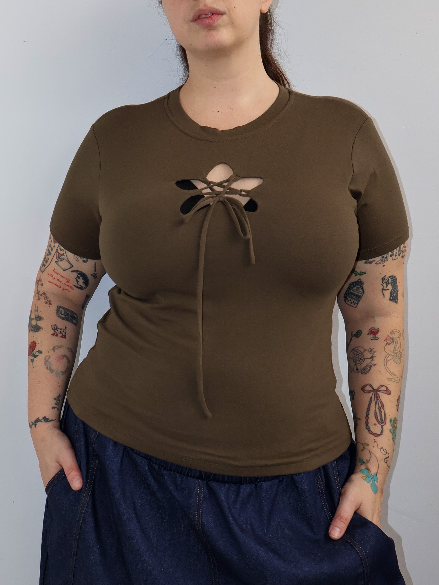 ABL ESTUDIO - Star Tee in Olive Green (L-4X)