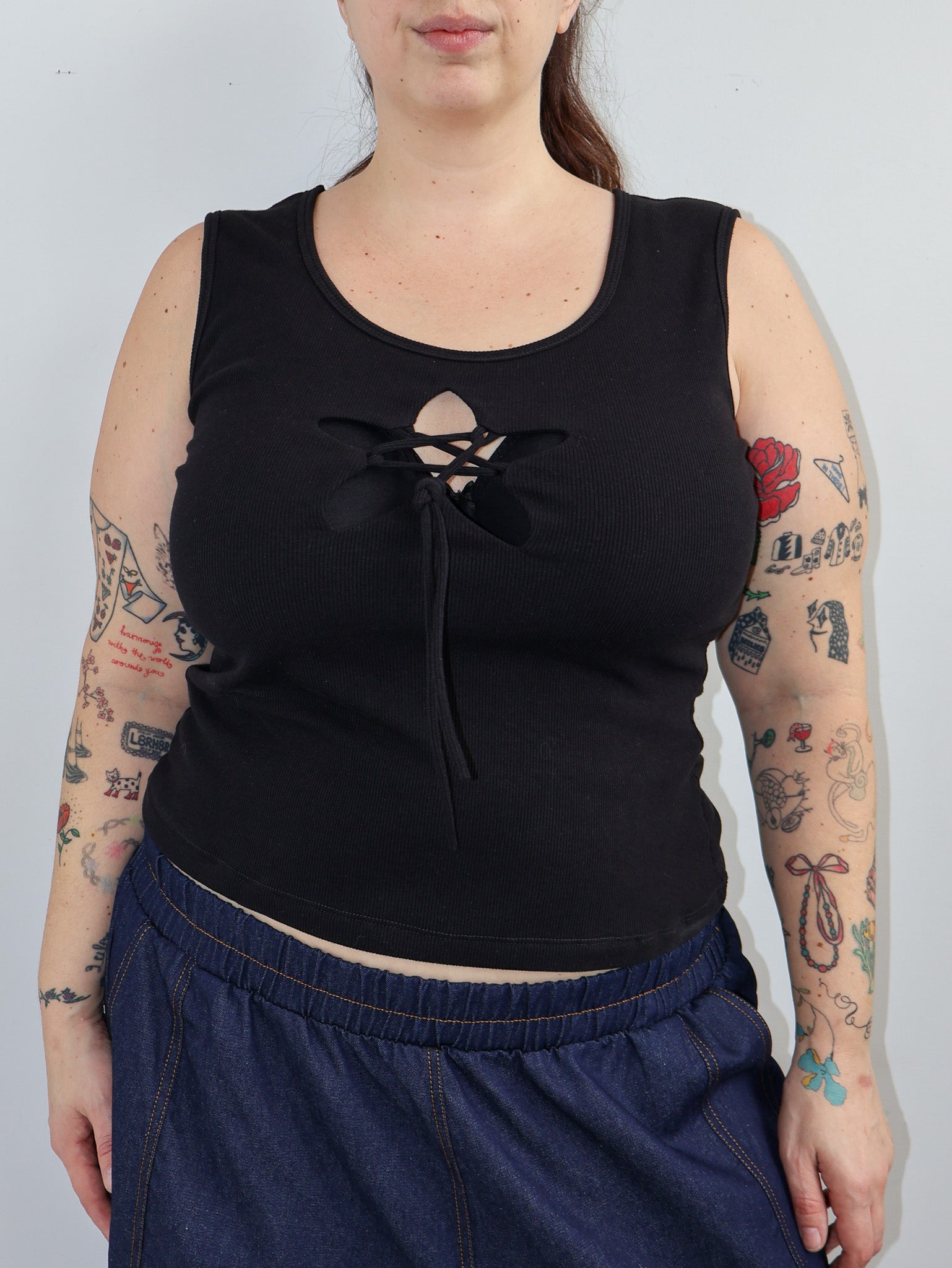 ABL ESTUDIO - Cropped Star Tank in Black (L-3X)