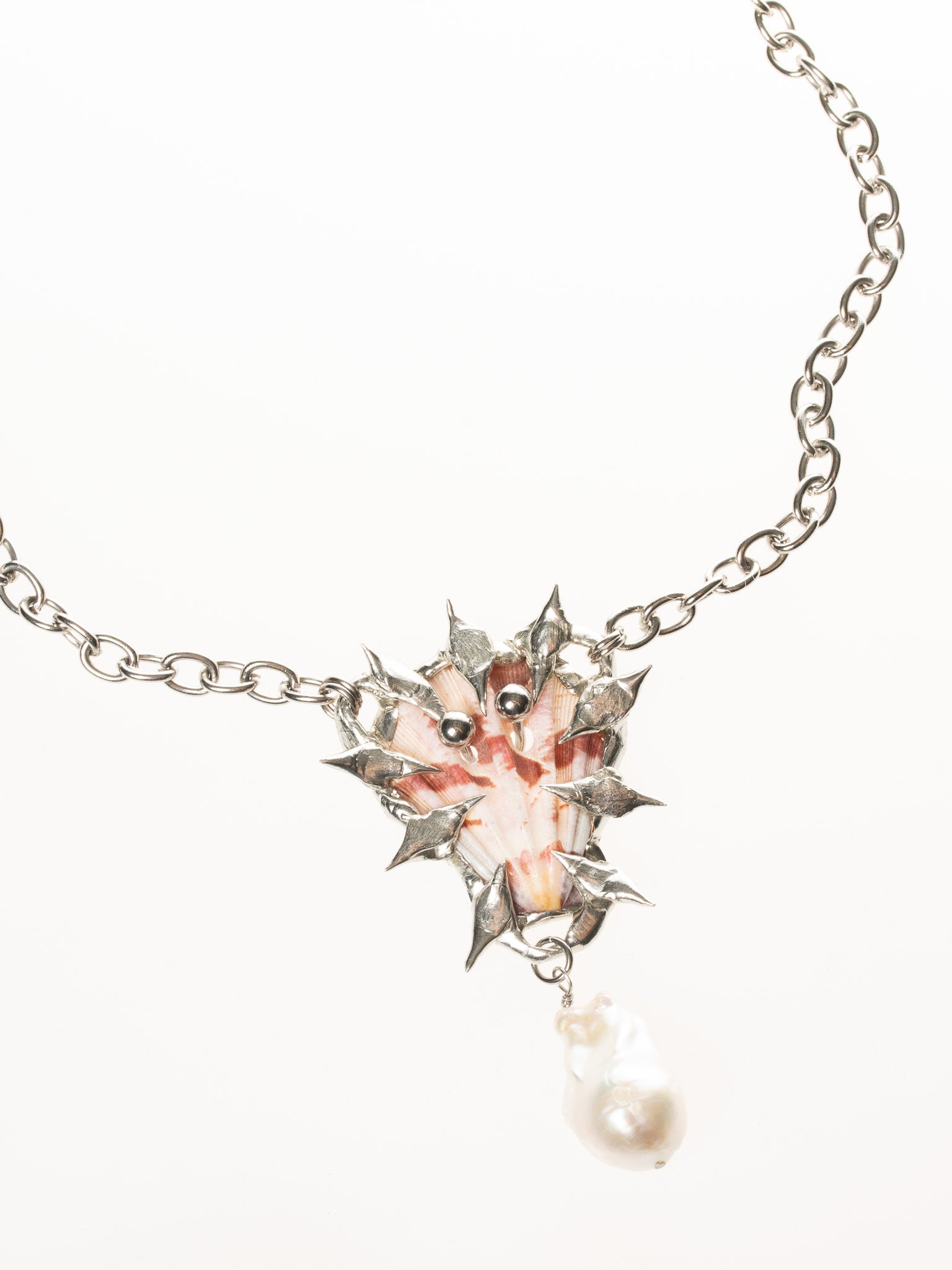 My Dearest World - Scallop Chain (White + Pink)