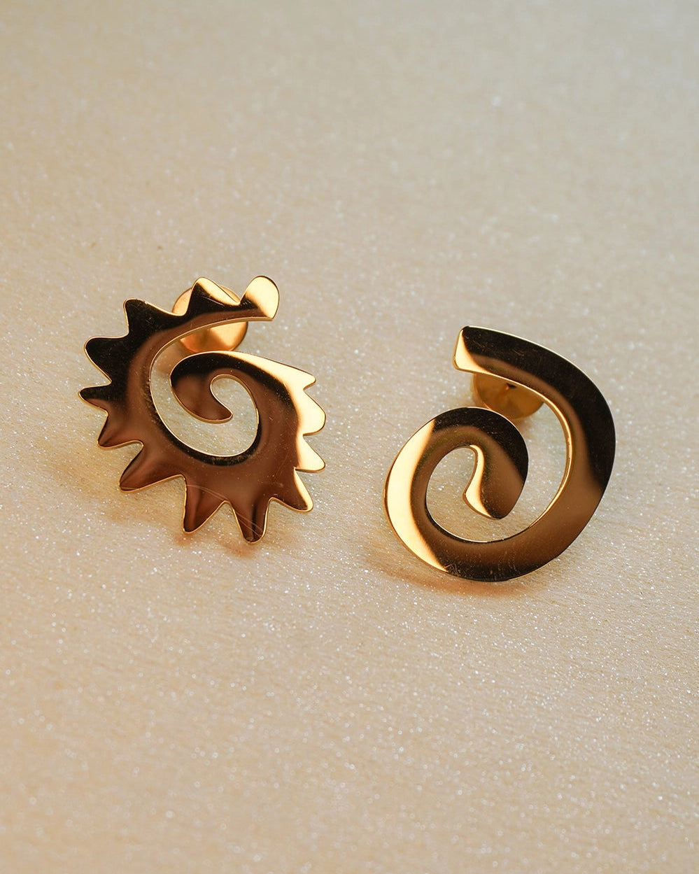 Paulina Otero - Caracol & Espiral Gold Studs