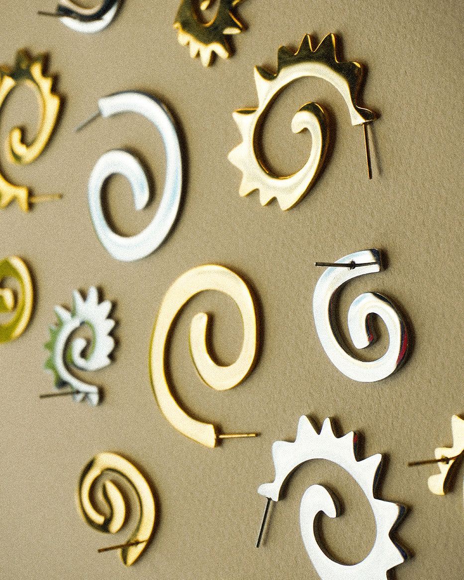 Paulina Otero - Caracol & Espiral Silver Hoops